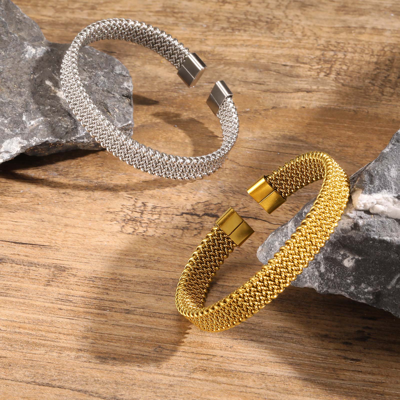 Bracciale aperto con cinturino - Mesh Strap Metal recensione e prezzo