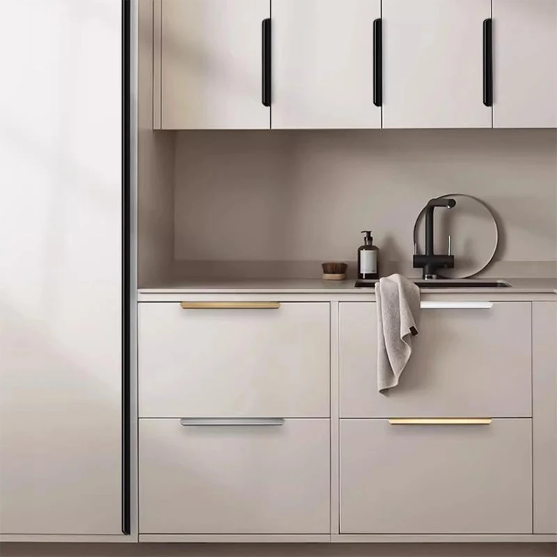 Maniglie Nascoste in Alluminio - Curved Spring Bar recensione e prezzo