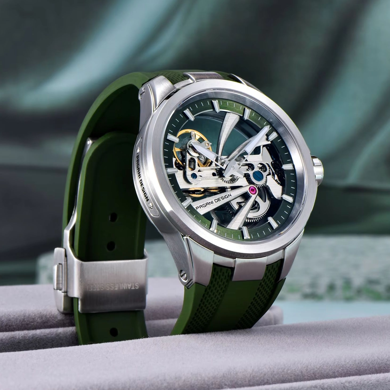 Orologio Meccanico Scheletrato - Rubber Strap Diver recensione e prezzo